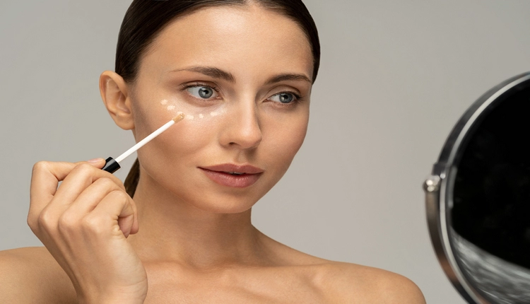 رفع جای کبودی با کمک آرایش 